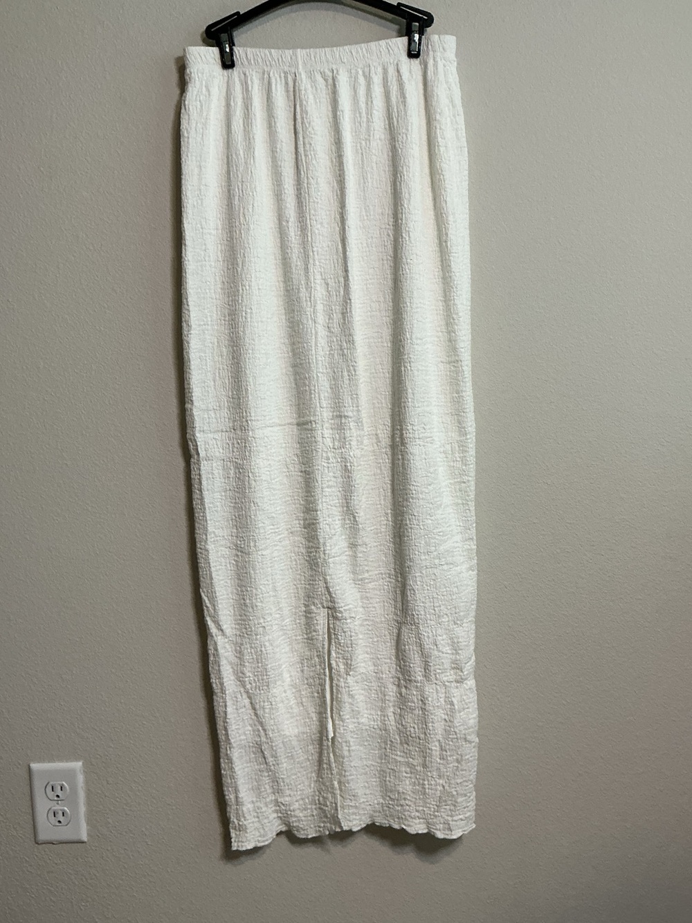 White Textured Maxi Skirt - Picture 6 of 11
